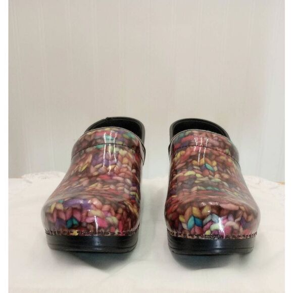 Dansko clogs. Yarn pattern multi-colored, workwear, casual wear. Size 39 - 8.5 - Picture 2 of 11